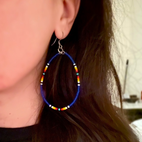 Beautiful multicolored seed bead hoop earrings. - Picture 2 of 7